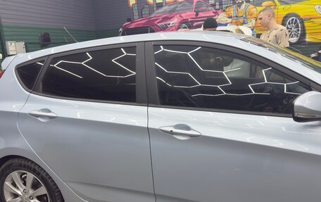 Hyundai Solaris II рестайлинг, 2012 год, 760 000 рублей, 2 фотография