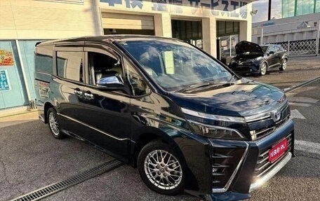 Toyota Voxy III, 2020 год, 1 999 060 рублей, 1 фотография