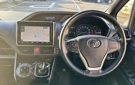 Toyota Voxy III, 2020 год, 1 999 060 рублей, 17 фотография