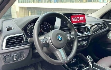 BMW 1 серия, 2021 год, 1 700 000 рублей, 9 фотография