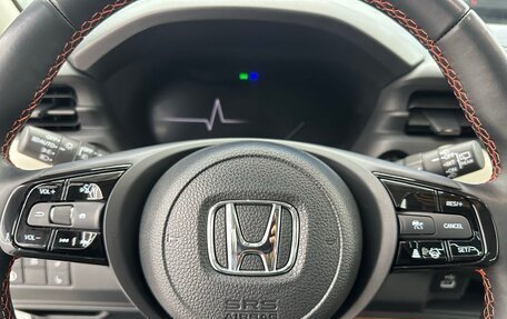 Honda Vezel, 2022 год, 2 253 000 рублей, 8 фотография