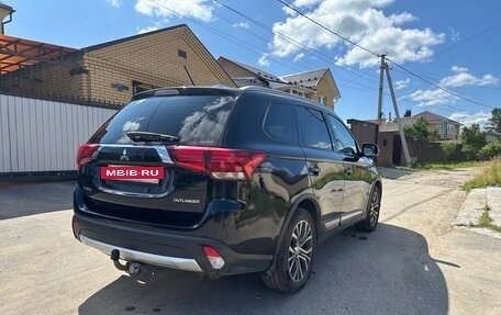 Mitsubishi Outlander III рестайлинг 3, 2016 год, 1 750 000 рублей, 2 фотография