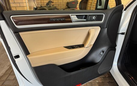 Volkswagen Touareg III, 2016 год, 3 999 999 рублей, 11 фотография