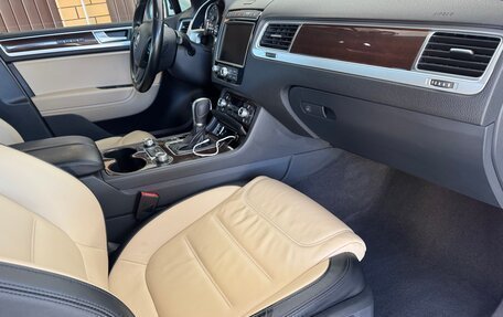 Volkswagen Touareg III, 2016 год, 3 999 999 рублей, 9 фотография