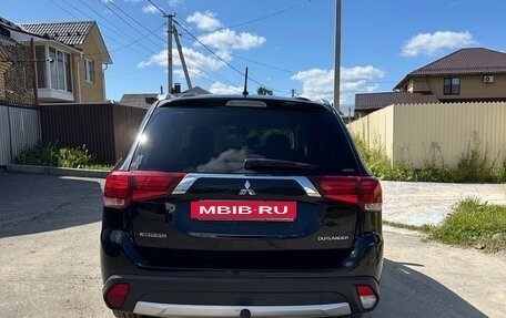 Mitsubishi Outlander III рестайлинг 3, 2016 год, 1 750 000 рублей, 7 фотография