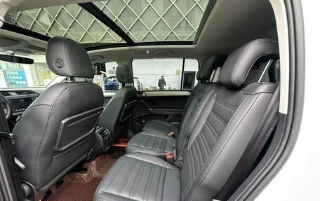 Volkswagen Touran III, 2022 год, 1 830 002 рублей, 8 фотография