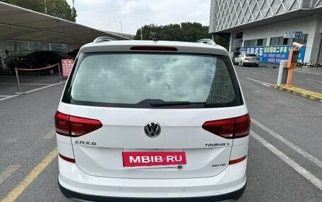 Volkswagen Touran III, 2022 год, 1 830 002 рублей, 5 фотография