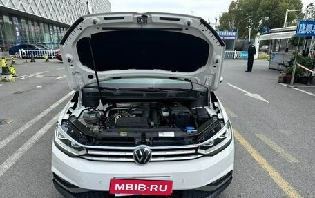 Volkswagen Touran III, 2022 год, 1 830 002 рублей, 6 фотография