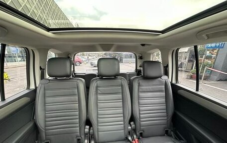 Volkswagen Touran III, 2022 год, 1 830 002 рублей, 13 фотография