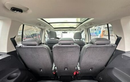 Volkswagen Touran III, 2022 год, 1 830 002 рублей, 15 фотография