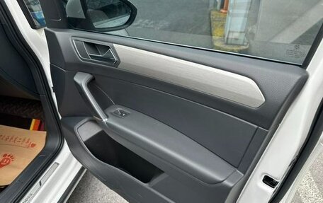 Volkswagen Touran III, 2022 год, 1 830 002 рублей, 14 фотография