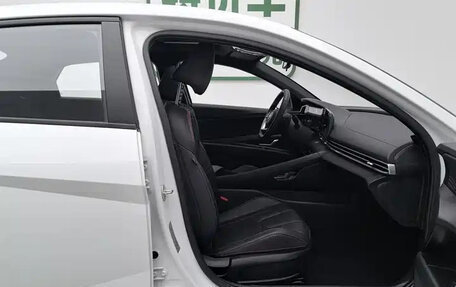 Hyundai Elantra, 2023 год, 1 300 010 рублей, 8 фотография