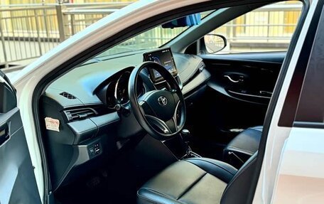 Toyota Yaris XP150 рестайлинг, 2021 год, 1 285 000 рублей, 5 фотография