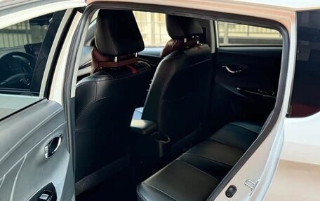 Toyota Yaris XP150 рестайлинг, 2021 год, 1 285 000 рублей, 9 фотография