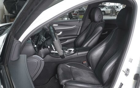 Mercedes-Benz E-Класс, 2019 год, 3 100 000 рублей, 10 фотография