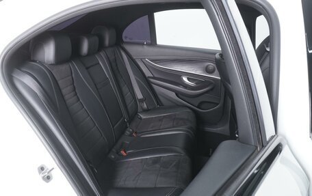 Mercedes-Benz E-Класс, 2019 год, 3 100 000 рублей, 7 фотография