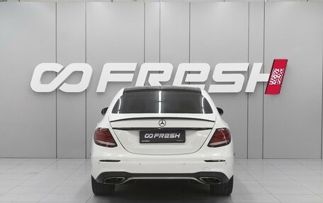 Mercedes-Benz E-Класс, 2019 год, 3 100 000 рублей, 4 фотография