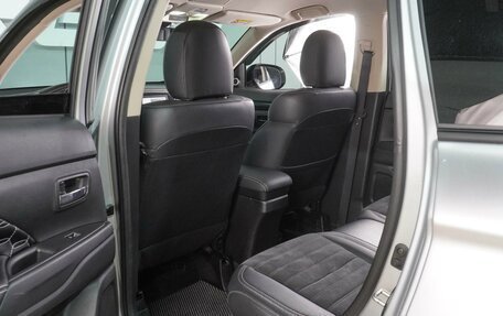 Mitsubishi Outlander III рестайлинг 3, 2021 год, 2 399 000 рублей, 11 фотография