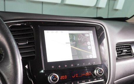 Mitsubishi Outlander III рестайлинг 3, 2021 год, 2 399 000 рублей, 12 фотография