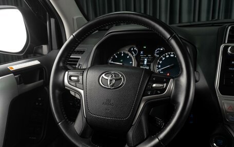 Toyota Land Cruiser Prado 150 рестайлинг 2, 2019 год, 5 459 000 рублей, 13 фотография
