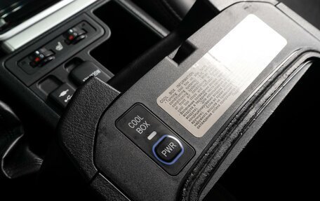 Toyota Land Cruiser Prado 150 рестайлинг 2, 2019 год, 5 459 000 рублей, 23 фотография