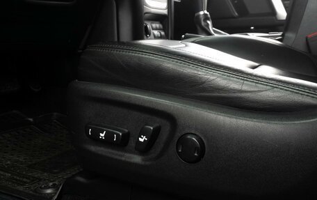 Toyota Land Cruiser Prado 150 рестайлинг 2, 2019 год, 5 459 000 рублей, 28 фотография