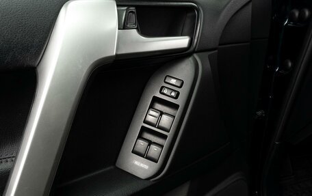 Toyota Land Cruiser Prado 150 рестайлинг 2, 2019 год, 5 459 000 рублей, 27 фотография