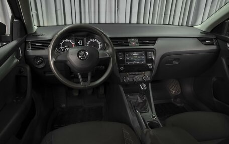 Skoda Octavia, 2019 год, 1 537 000 рублей, 6 фотография