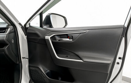 Toyota RAV4, 2021 год, 3 490 000 рублей, 6 фотография