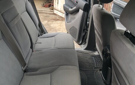 Toyota Hilux Surf IV, 2003 год, 1 900 000 рублей, 13 фотография