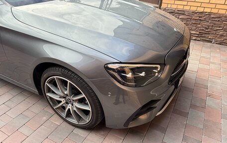 Mercedes-Benz E-Класс, 2022 год, 6 000 000 рублей, 4 фотография