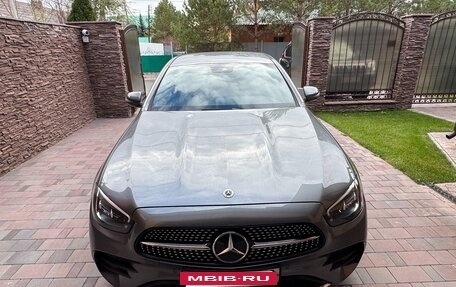 Mercedes-Benz E-Класс, 2022 год, 6 000 000 рублей, 13 фотография