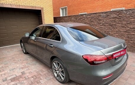 Mercedes-Benz E-Класс, 2022 год, 6 000 000 рублей, 17 фотография
