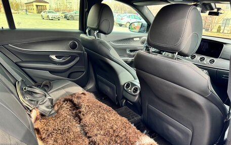 Mercedes-Benz E-Класс, 2022 год, 6 000 000 рублей, 29 фотография