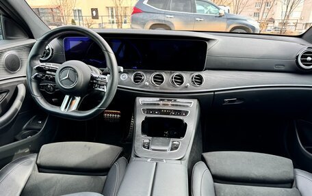 Mercedes-Benz E-Класс, 2022 год, 6 000 000 рублей, 30 фотография