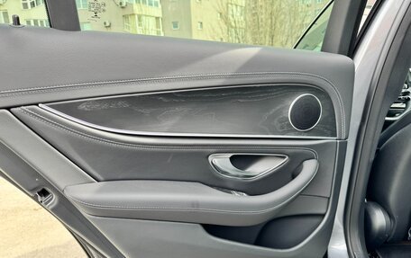 Mercedes-Benz E-Класс, 2022 год, 6 000 000 рублей, 34 фотография