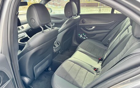 Mercedes-Benz E-Класс, 2022 год, 6 000 000 рублей, 32 фотография