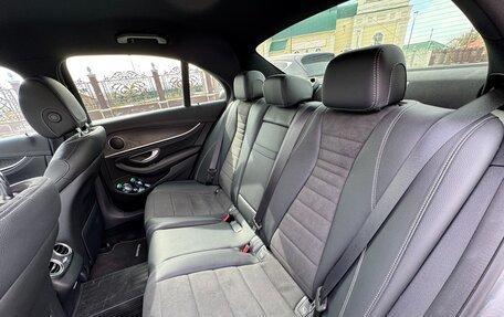 Mercedes-Benz E-Класс, 2022 год, 6 000 000 рублей, 33 фотография