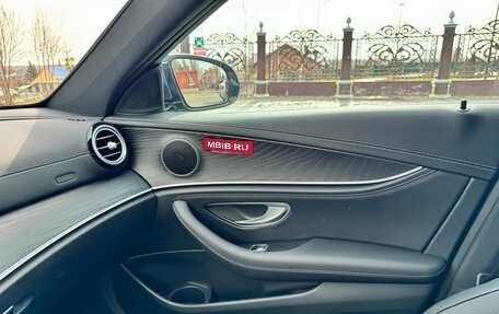 Mercedes-Benz E-Класс, 2022 год, 6 000 000 рублей, 39 фотография