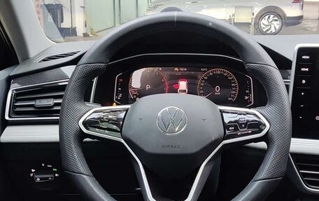 Volkswagen Tiguan II, 2022 год, 2 540 000 рублей, 8 фотография