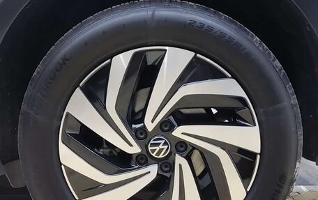 Volkswagen Tiguan II, 2022 год, 2 540 000 рублей, 16 фотография