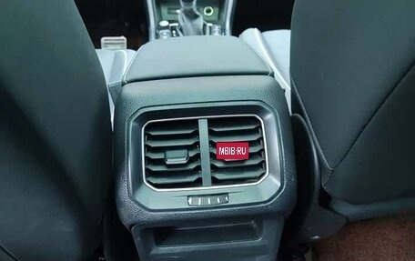 Volkswagen Tiguan II, 2022 год, 2 540 000 рублей, 15 фотография