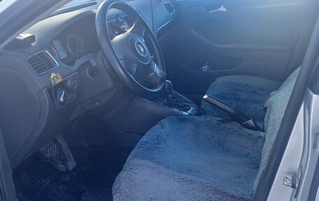 Volkswagen Jetta VI, 2014 год, 1 250 000 рублей, 2 фотография