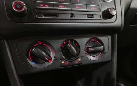 Volkswagen Polo VI (EU Market), 2018 год, 1 200 000 рублей, 18 фотография