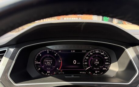 Volkswagen Tiguan II, 2018 год, 3 450 000 рублей, 7 фотография