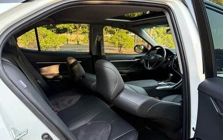 Toyota Camry, 2023 год, 2 600 000 рублей, 10 фотография