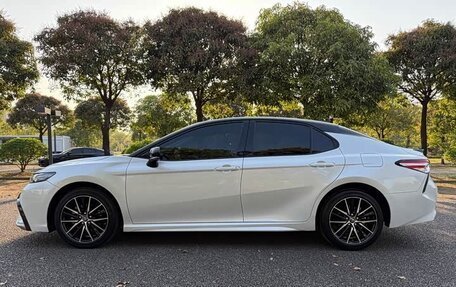 Toyota Camry, 2023 год, 2 600 000 рублей, 5 фотография