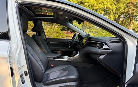 Toyota Camry, 2023 год, 2 600 000 рублей, 11 фотография