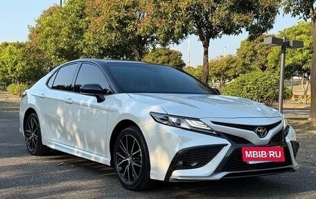 Toyota Camry, 2023 год, 2 600 000 рублей, 2 фотография