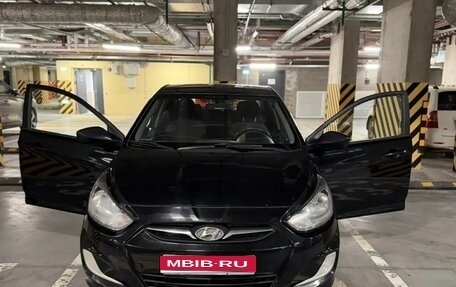 Hyundai Solaris II рестайлинг, 2011 год, 640 000 рублей, 1 фотография